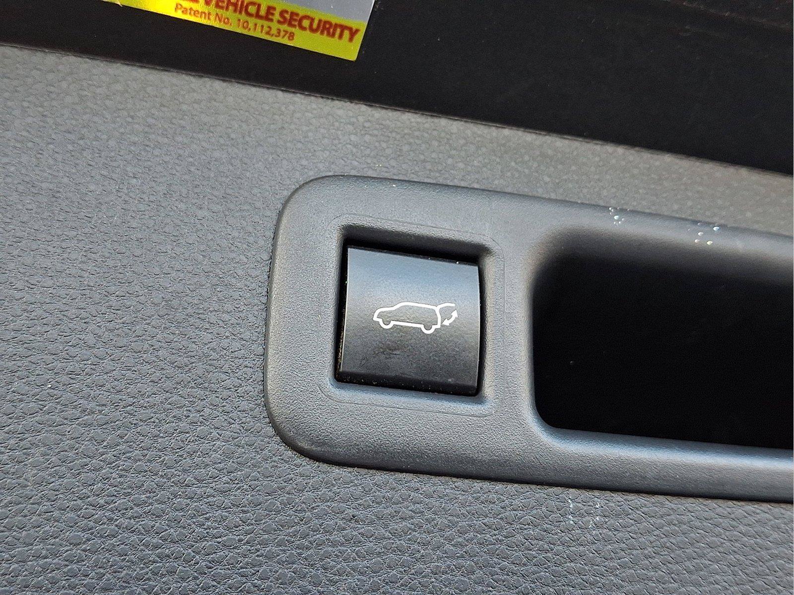 Used 2023 Toyota Highlander XLE AWD/4WD image 30