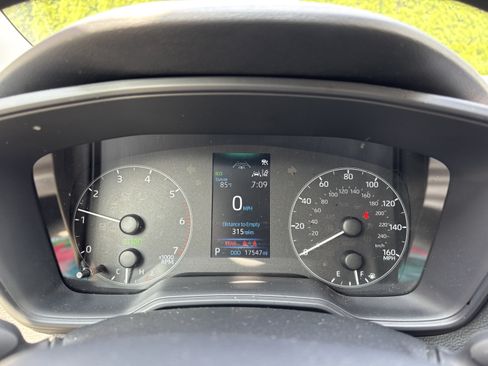 Used 2025 Toyota Corolla LE FWD image 21