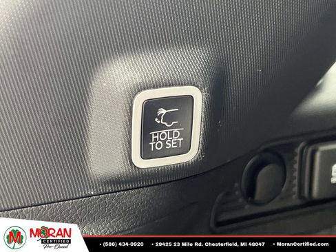 Used 2023 Jeep Grand Cherokee Overland AWD/4WD image 12