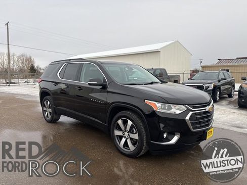 Used 2021 Chevrolet Traverse LT w/ LT Premium Package image 1