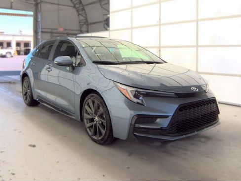 Used 2026 Toyota Corolla SE FWD image 4