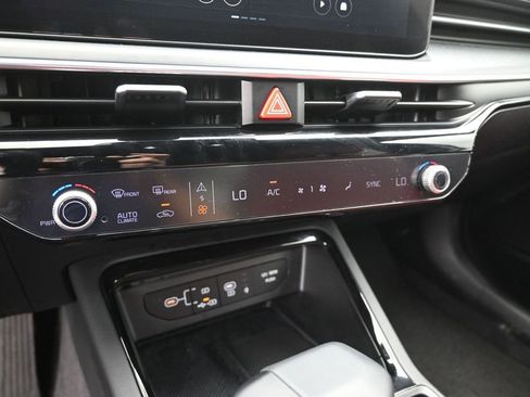 Used 2025 Kia K5 GT-Line w/ GT-Line Premium Package image 19