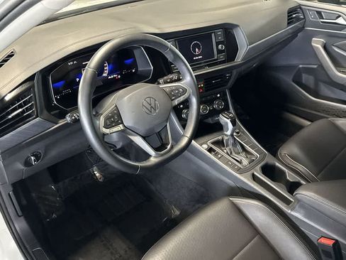 Used 2024 Volkswagen Jetta SE w/ Panoramic Sunroof Package FWD image 13