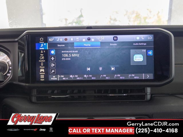 Used 2024 Jeep Gladiator Mojave AWD/4WD image 9