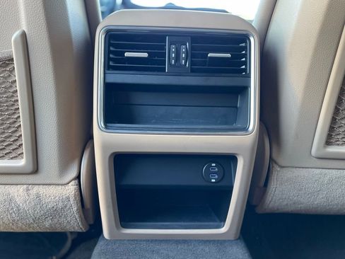 Used 2022 Porsche Cayenne E-Hybrid image 16