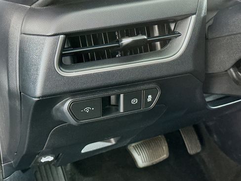 Used 2025 Kia K4 LXS image 17
