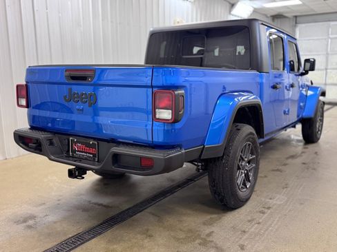 Used 2024 Jeep Gladiator Sport image 6