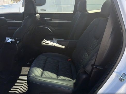 Used 2025 Kia Telluride SX X-Line image 8