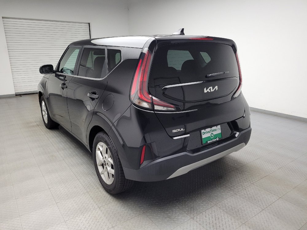 Used 2023 Kia Soul LX w/ Option Group 015 FWD image 5