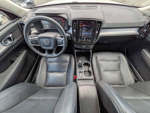 Used 2019 Volvo XC40 T5 Momentum AWD/4WD image 16