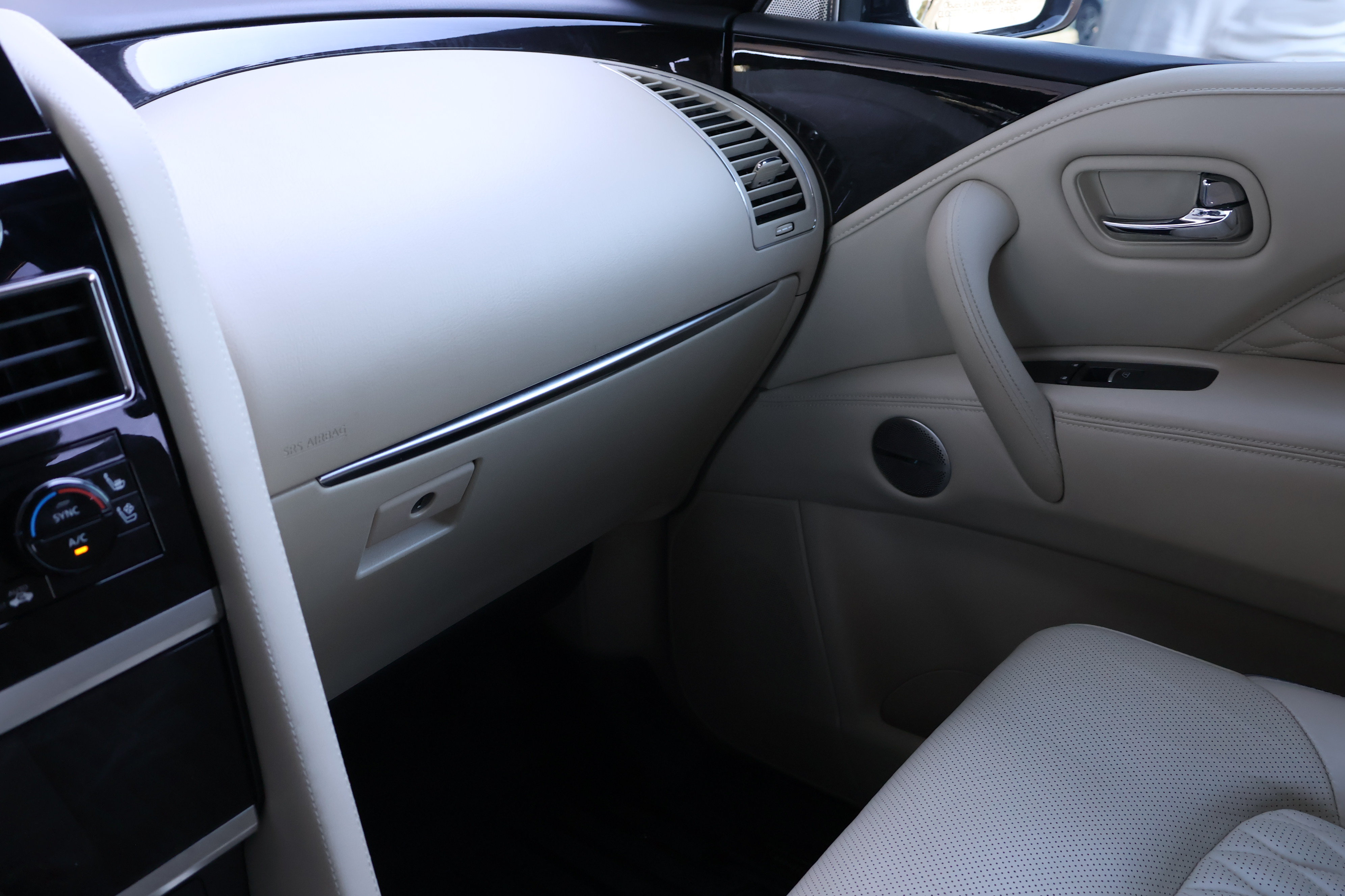 Used 2022 INFINITI QX80 Sensory w/ All-Season Package AWD/4WD image 44
