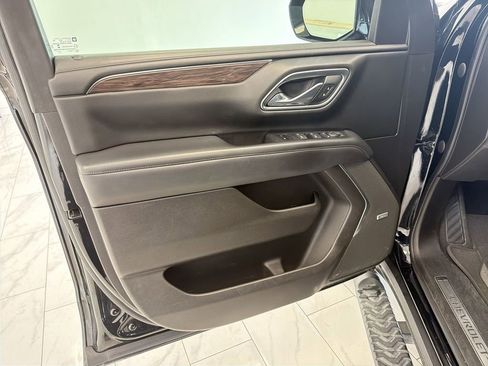 Used 2021 Chevrolet Tahoe Z71 w/ Z71 Signature Package AWD/4WD image 23