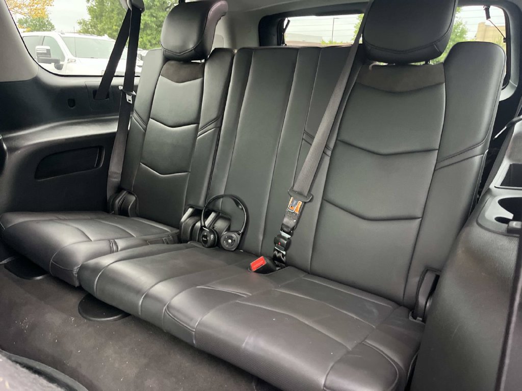 Used 2020 Cadillac Escalade ESV Premium Luxury w/ Escalade Sport Edition AWD/4WD image 24