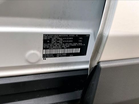 Certified 2023 Toyota RAV4 XLE Premium AWD/4WD image 34