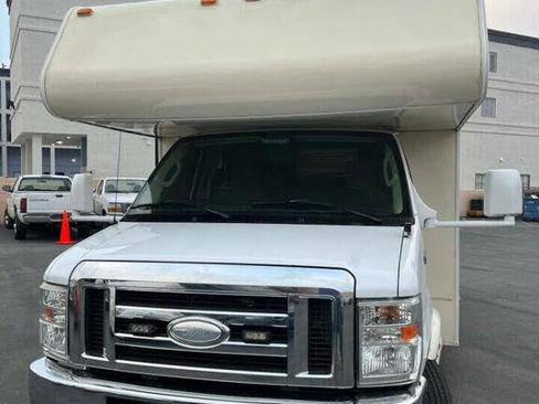 Used 2014 Ford E-350 and Econoline 350 Super Duty image 8