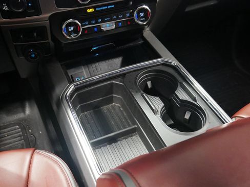 Certified 2022 Ford F250 Platinum image 24