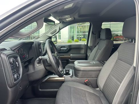 Used 2022 Chevrolet Silverado 1500 LT Trail Boss w/ LPO, Dark Essentials Package AWD/4WD image 9