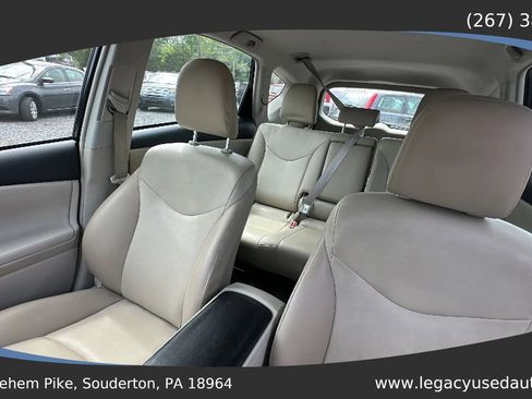 Used 2017 Toyota Prius V Four FWD image 44