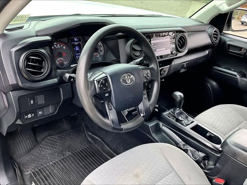 Used 2020 Toyota Tacoma SR w/ SR Convenience Package image 16