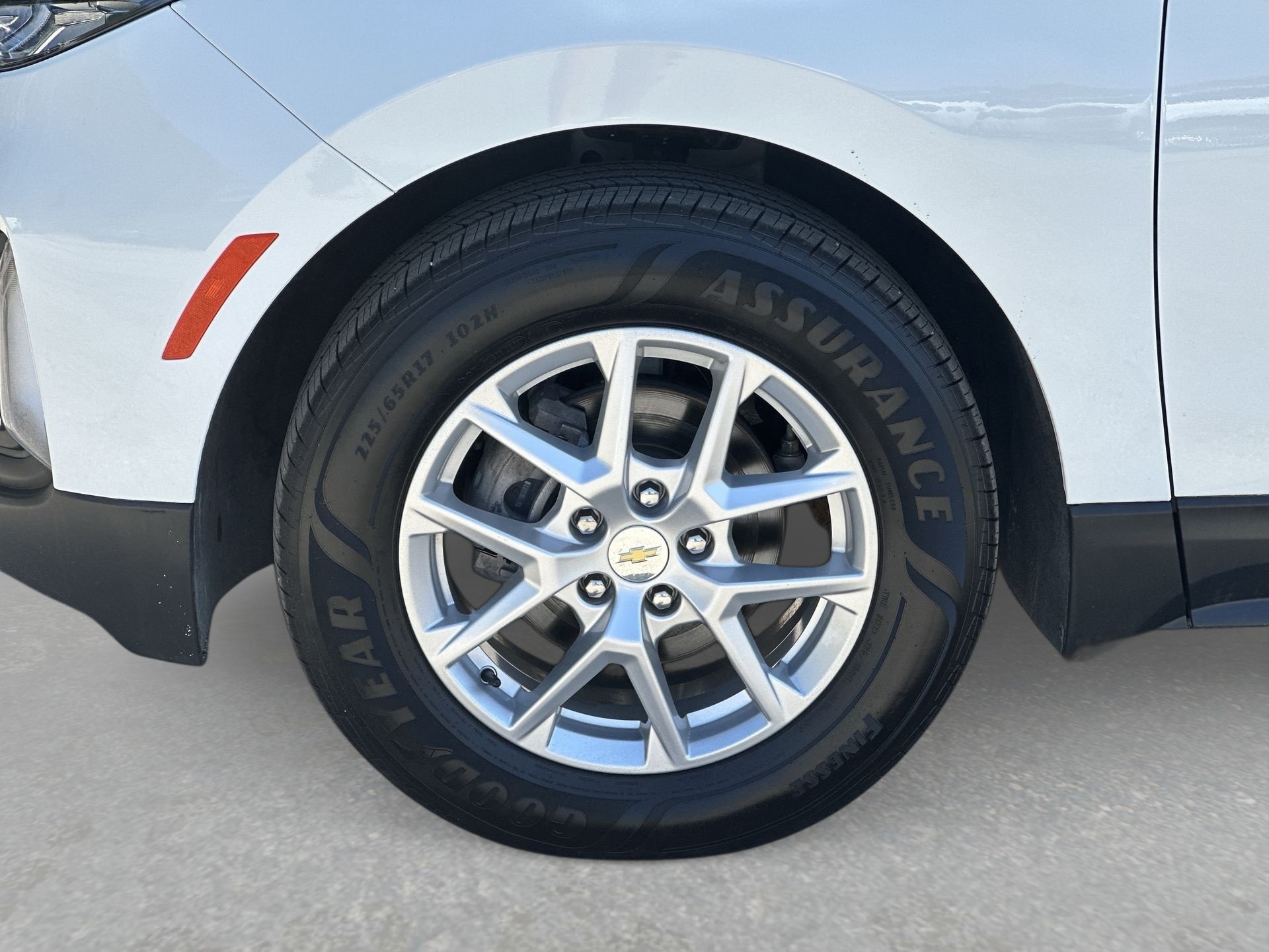 Certified 2023 Chevrolet Equinox LT FWD image 32