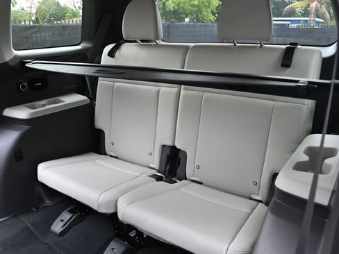 Used 2025 Hyundai Santa Fe SEL image 16