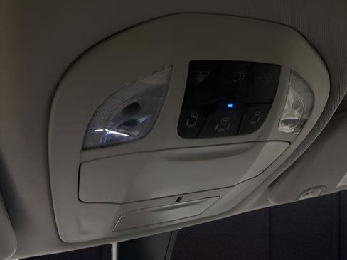 Used 2021 Chrysler Voyager Lxi image 26