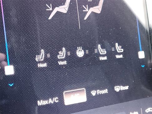 Used 2025 RAM 3500 Laramie image 25