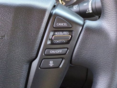 Used 2025 Nissan Frontier SV image 24