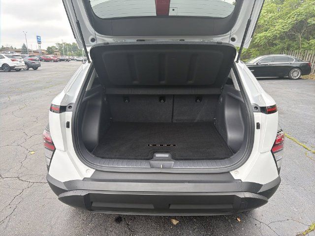 Used 2024 Hyundai Kona SEL w/ Convenience Package FWD image 16