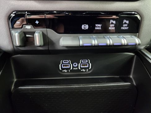 Used 2022 RAM 2500 Big Horn w/ Night Edition image 53