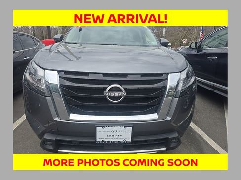 Certified 2023 Nissan Pathfinder SL image 1