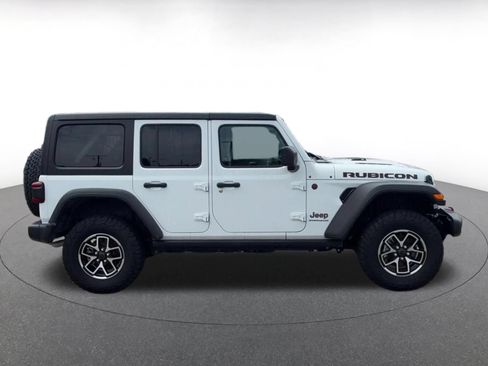 Used 2025 Jeep Wrangler Unlimited Rubicon AWD/4WD image 13