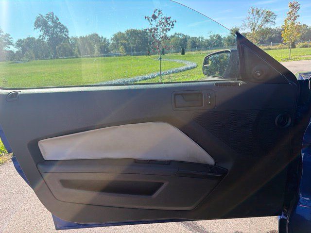 Used 2013 Ford Mustang Coupe w/ V6 Performance Pkg RWD image 14