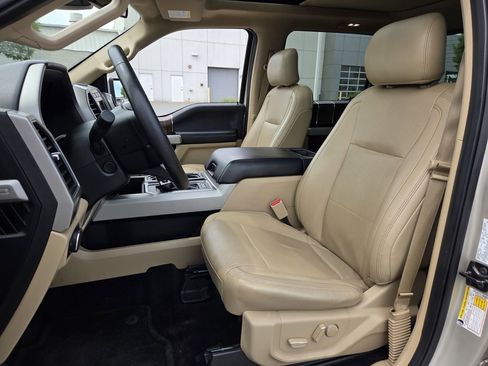 Used 2017 Ford F150 Lariat w/ Equipment Group 502A Luxury AWD/4WD image 8