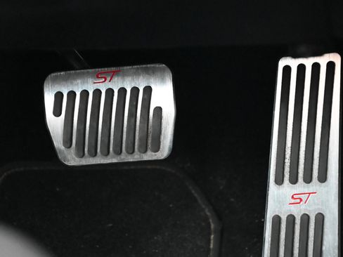 Used 2020 Ford Explorer ST w/ Premium Technology Package image 22