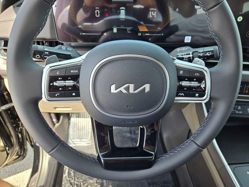 New 2026 Kia Carnival LXS FWD image 22