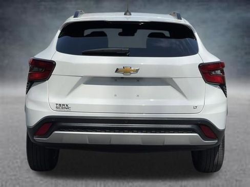 Used 2024 Chevrolet Trax LT w/ Driver Confidence Package image 22