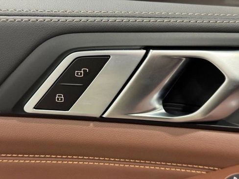 New 2026 BMW X5 xDrive50e image 25