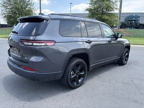 Used 2025 Jeep Grand Cherokee L Altitude AWD/4WD image 6