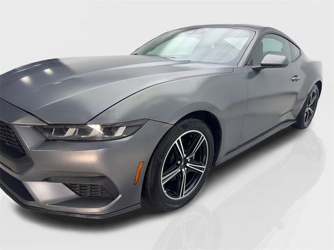 Used 2025 Ford Mustang Coupe image 11