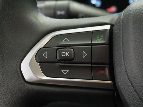 Certified 2022 Jeep Compass Latitude image 33