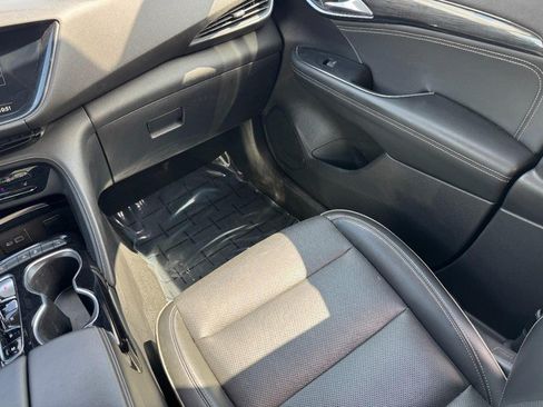 Used 2022 Buick Envision Essence w/ Safety Package FWD image 15