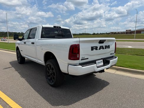 New 2026 RAM 2500 Big Horn AWD/4WD image 10