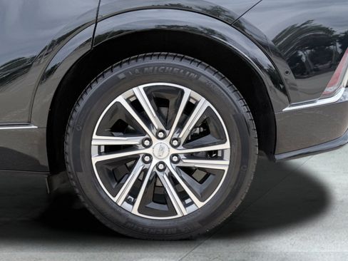 Used 2025 Cadillac Lyriq Luxury AWD/4WD image 14