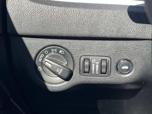 Used 2017 Chrysler 300 Limited w/ Value Package AWD/4WD image 28