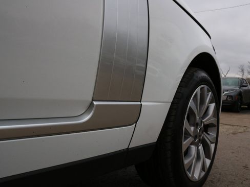 Used 2019 Land Rover Range Rover HSE image 8