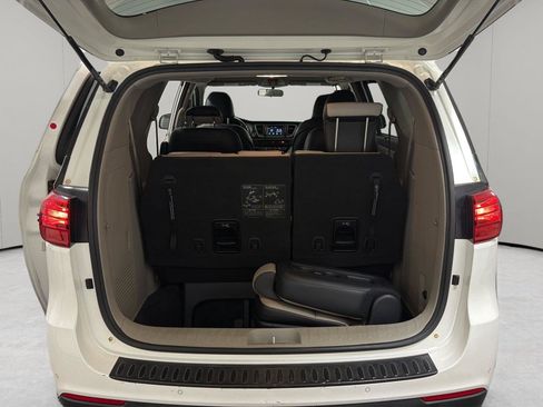 Used 2019 Kia Sedona EX FWD image 12