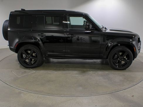 New 2026 Land Rover Defender 110 X-Dynamic SE image 6