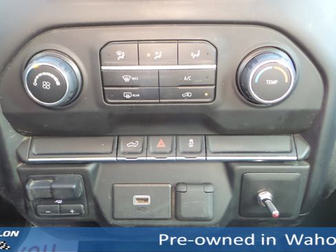 Used 2019 Chevrolet Silverado 1500 Custom w/ Custom Value Package image 14