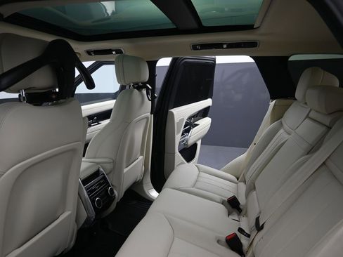 New 2025 Land Rover Range Rover SE image 21